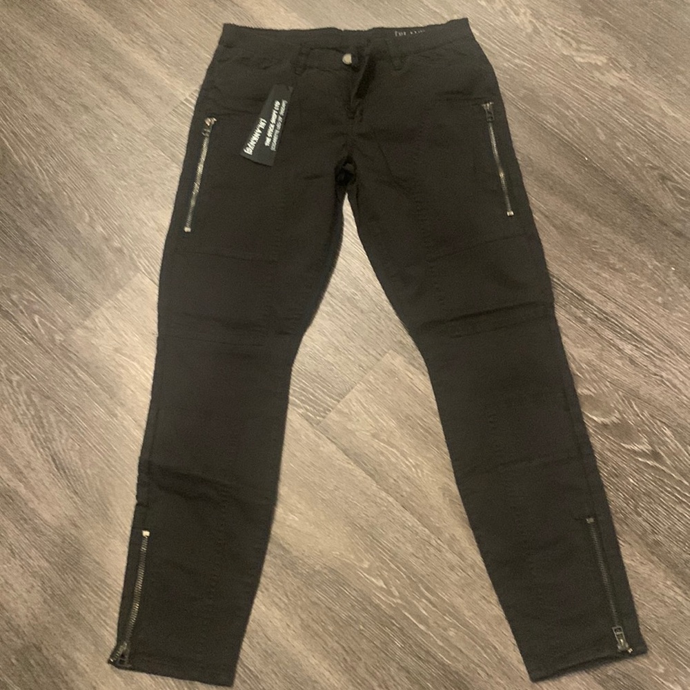 Blank NYC black Cigarette leg jean
